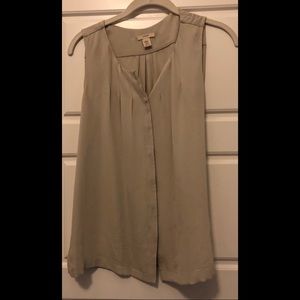 Gray tank